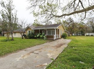 104 Lone Oak Dr, Highlands, TX 77562