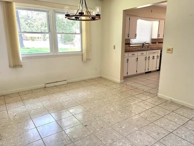 3031 Country Club Dr — Photo 7