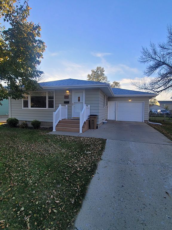 305 19th St NW - Property Image
