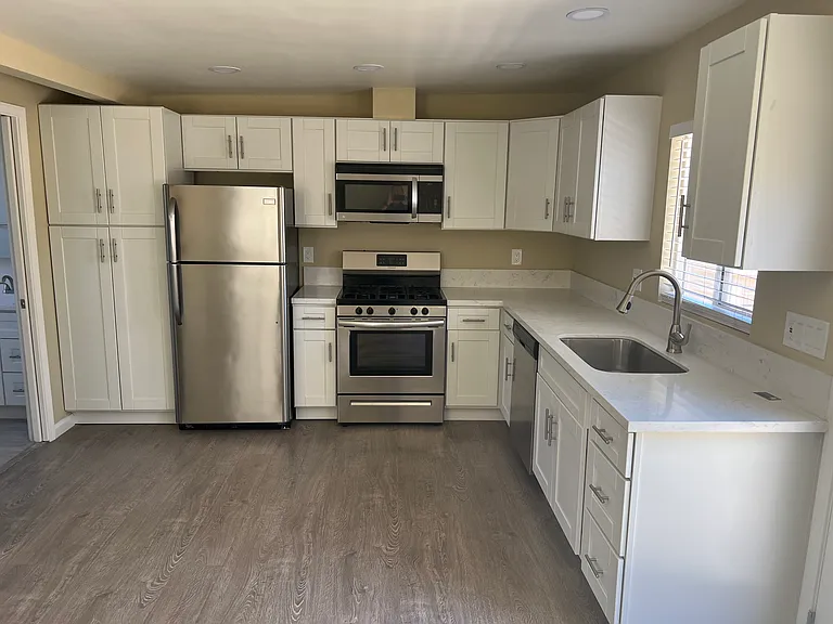 219 Virginia St #E — Photo 1