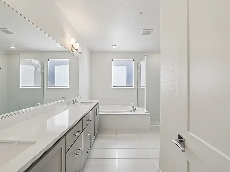 1106 Mateo Miller Cir — Photo 4