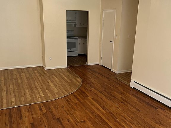 3rd image of 2704 Cypress Way APT 10