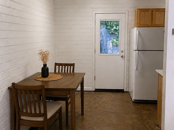 4th image of 1734 S College Ave #B