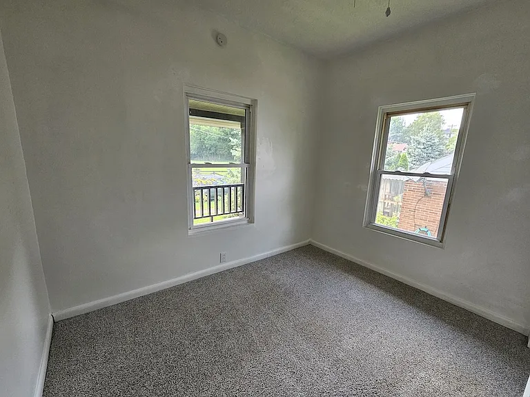 79 Home St — Photo 14