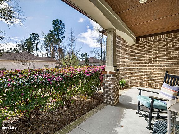 4th image of 637 Jenoa Drive