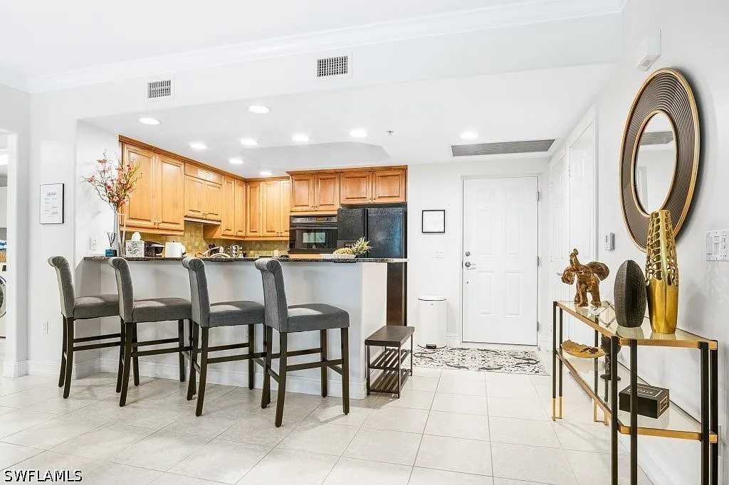 2 bed, 1465 sqft, $11,000 — Photo 2