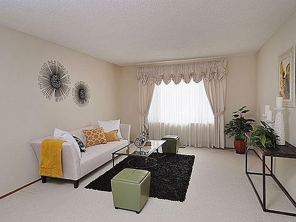 3rd image of 5629 Minden Ct