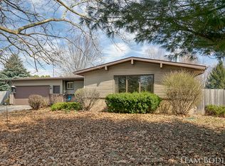 4699 Remembrance Rd NW, Grand Rapids, MI 49534