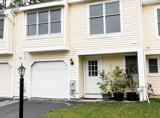 15 North Ct, Queensbury, NY 12804