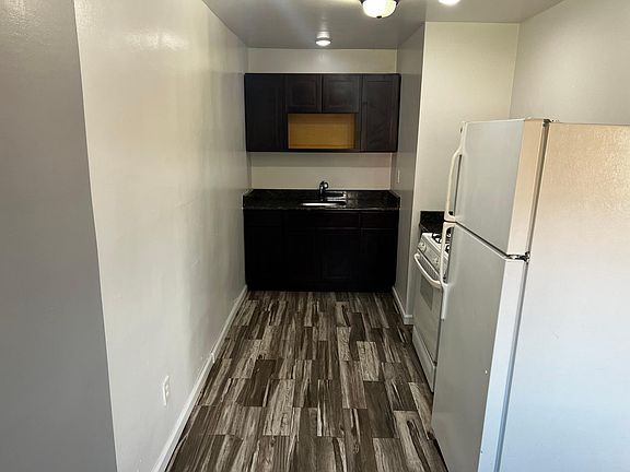 3rd image of 6455 N Broad St #407