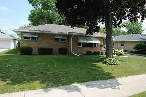 1st image of 2578 S 91st St