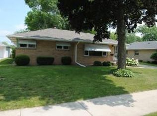 2578 S 91st St, West Allis, WI 53227