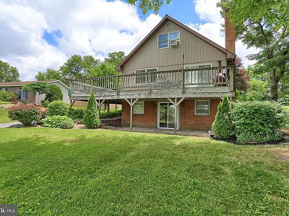 5th image of 369 Lake Meade Dr