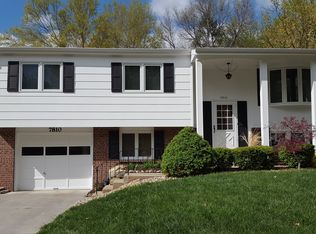 7810 Hickory Ln, Lincoln, NE 68510