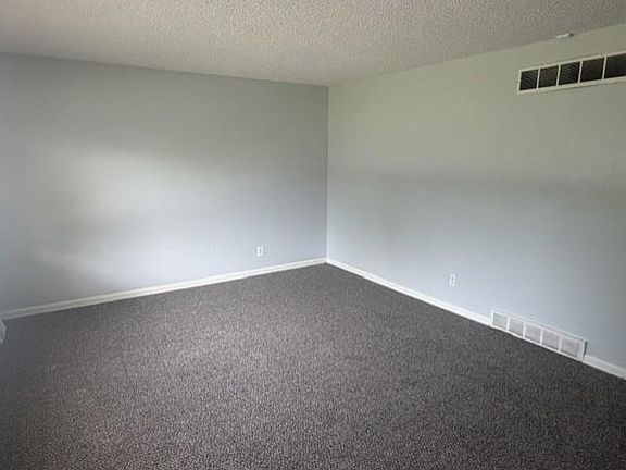 3rd image of 3104 E 53rd St