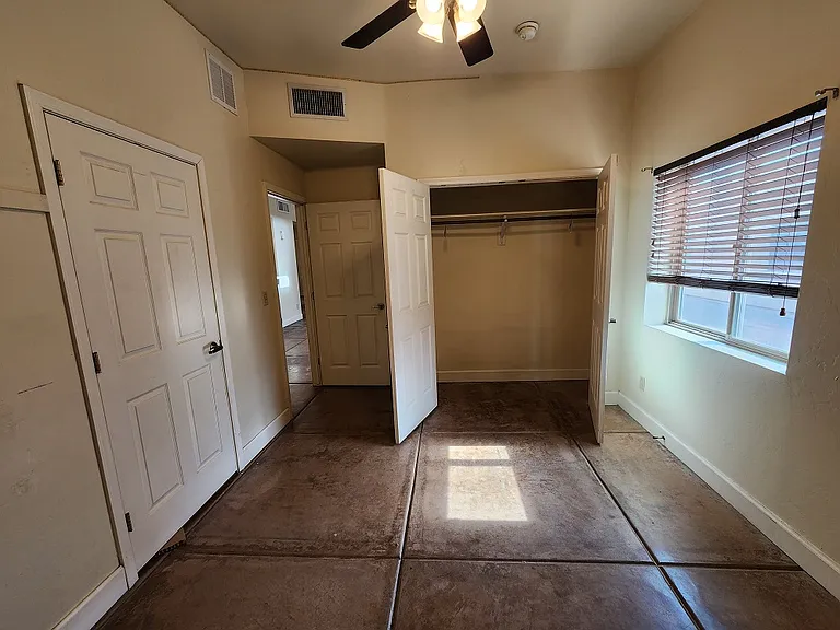 1434 E Elm St #2 — Photo 18