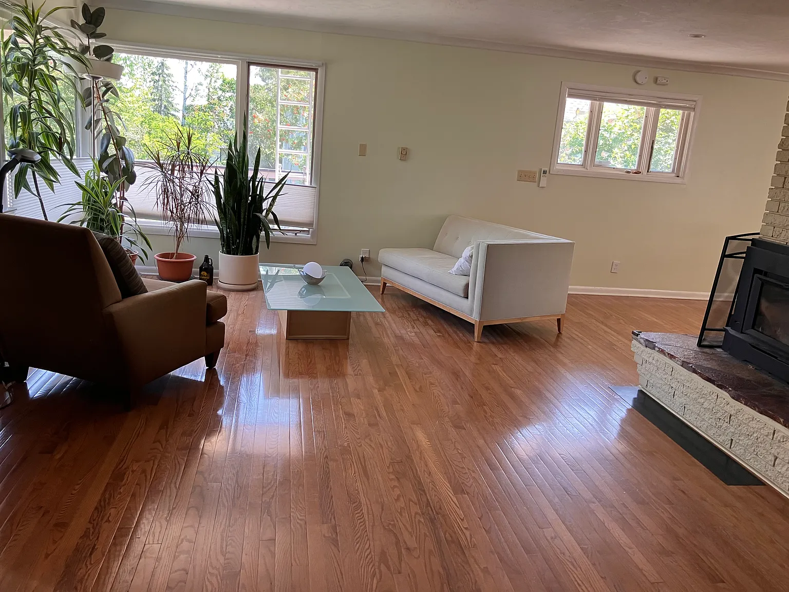 3 bed, 2200 sqft, $2,950 — Photo 2