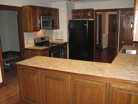 Large eat-in kitchen