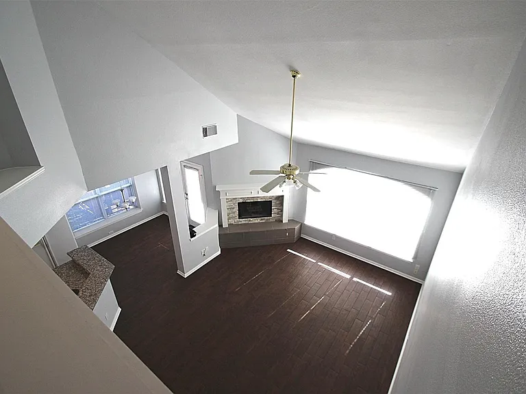 18620 Gibbons Dr — Photo 12