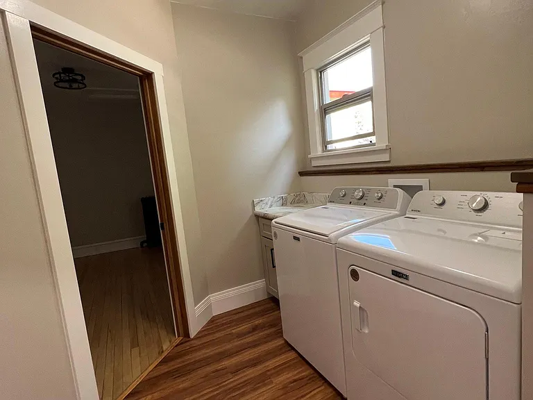 802 W Evelyn St — Photo 16