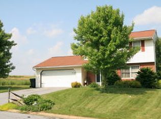 3067 Buckthorn Dr, Lancaster, PA 17601
