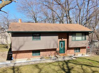 5016 Roberts Rd, McHenry, IL 60051