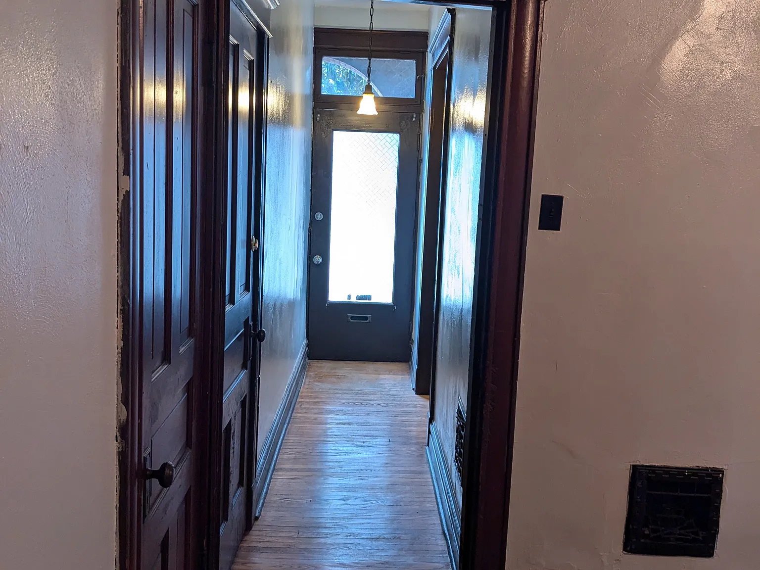 1 bed, 1100 sqft, $1,000 — Photo 2