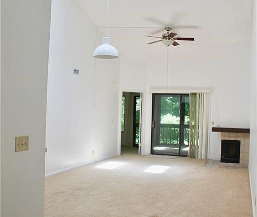 4th image of 888 Wimbledon Dr