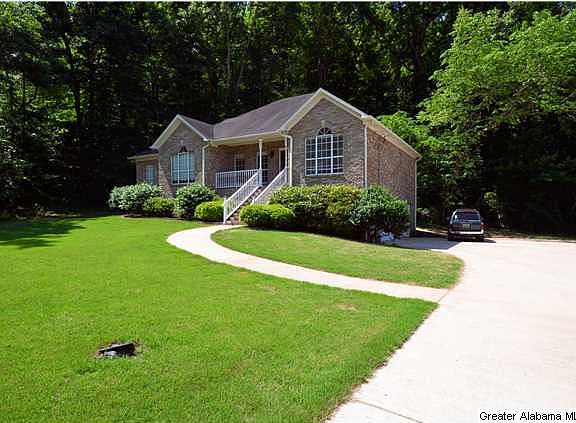 3rd image of 1872 Sweet Briar Ln