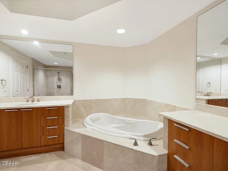 241 Riverside Dr #1006 — Photo 23
