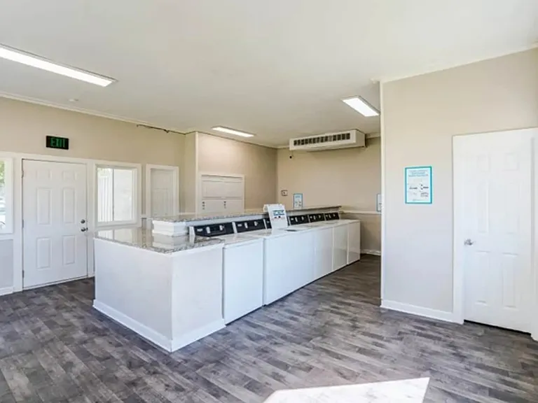 Casa Luna Apartments — Photo 10
