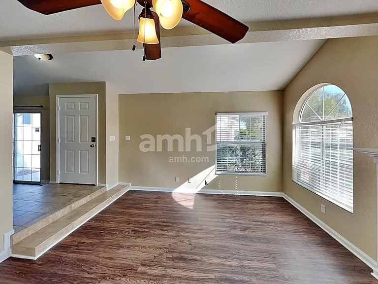 7970 Lonette Ave — Photo 5