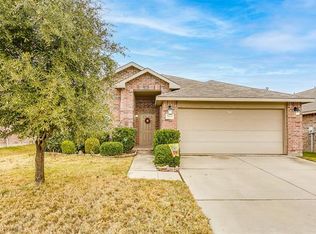 5620 Mountain Bluff Dr, Fort Worth, TX 76179