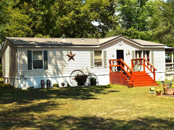 121 S Chestnut St, Houstonia, MO 65333