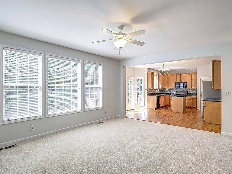 2103 Templeton Gap Dr — Photo 15