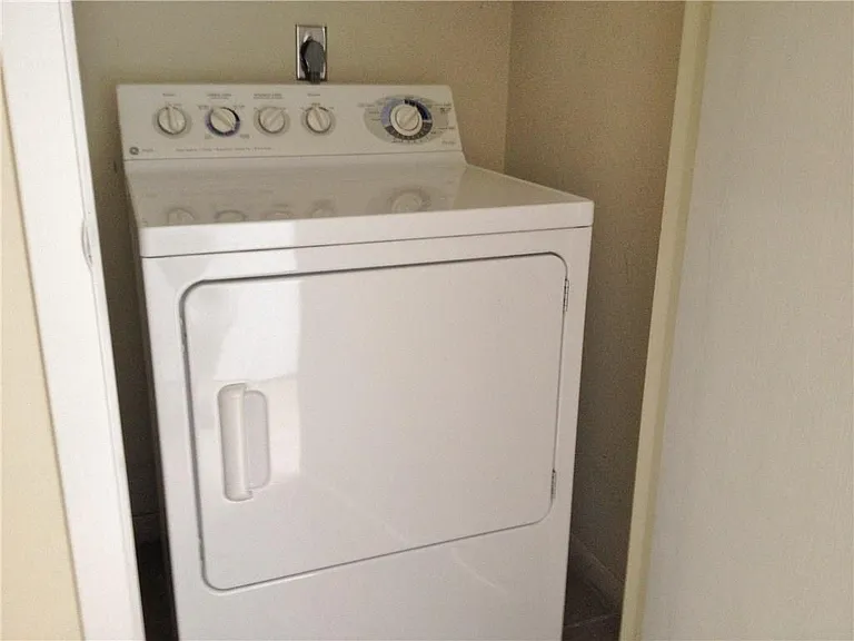 60 Lawn Ave #24 — Photo 18