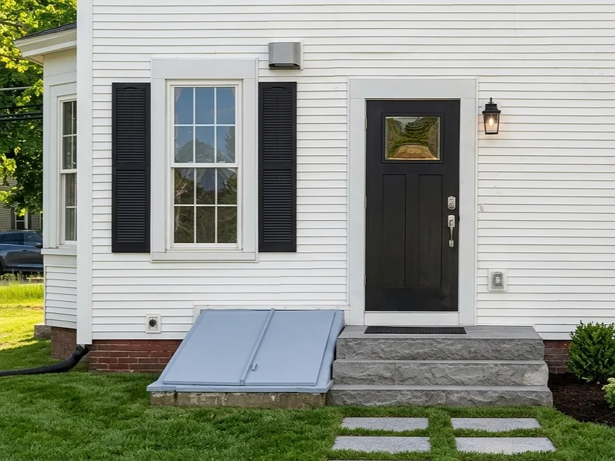 Front Entry - Unit A - 67 Coral St #A