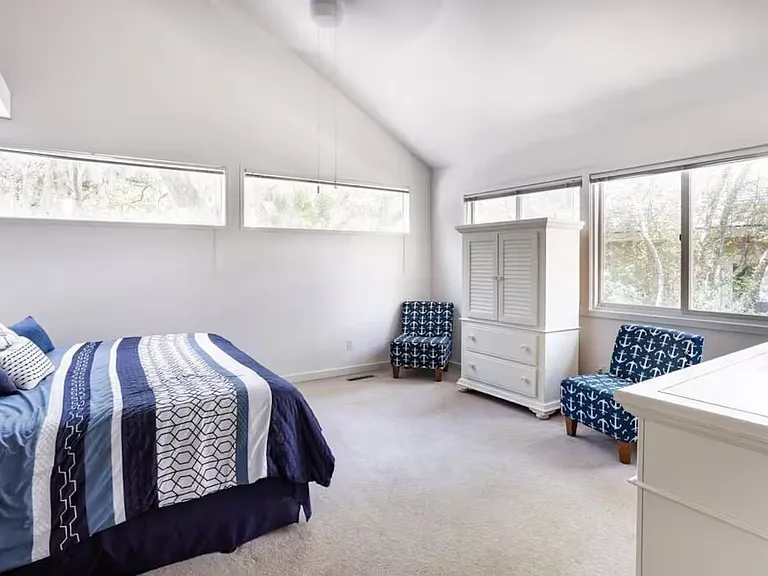 20 Heath Dr — Photo 9