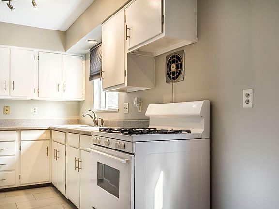 3rd image of 1545 King Ave