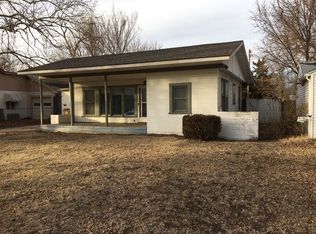 220 W 24th Ave, Hutchinson, KS 67502