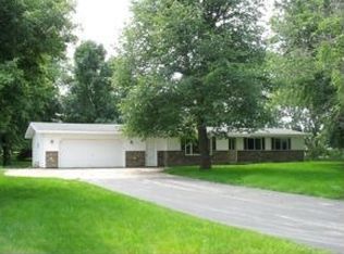 2927 Golden Glow Rd, De Pere, WI 54115
