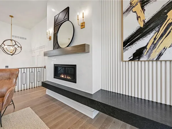 13407 W 174th Ter, Overland Park, KS 66221