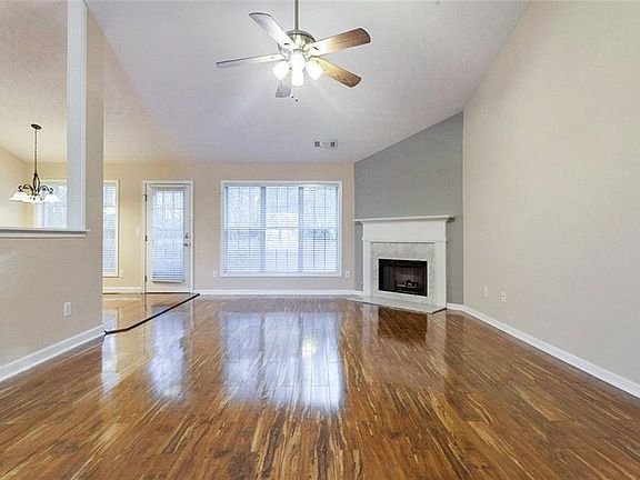3rd image of 2115 Charleston Oak Cir