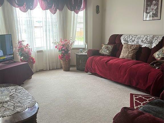 5th image of 2 Mooney Pl