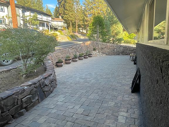 3rd image of 207 Cedar Rdg