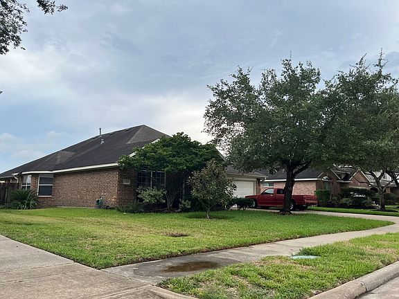 3rd image of 1119 Wesley Dr