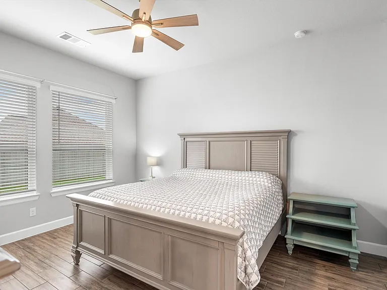 2304 Clancy Dr — Photo 9