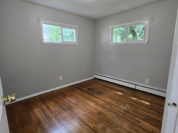 3rd image of 40 Haviland Rd APT C2
