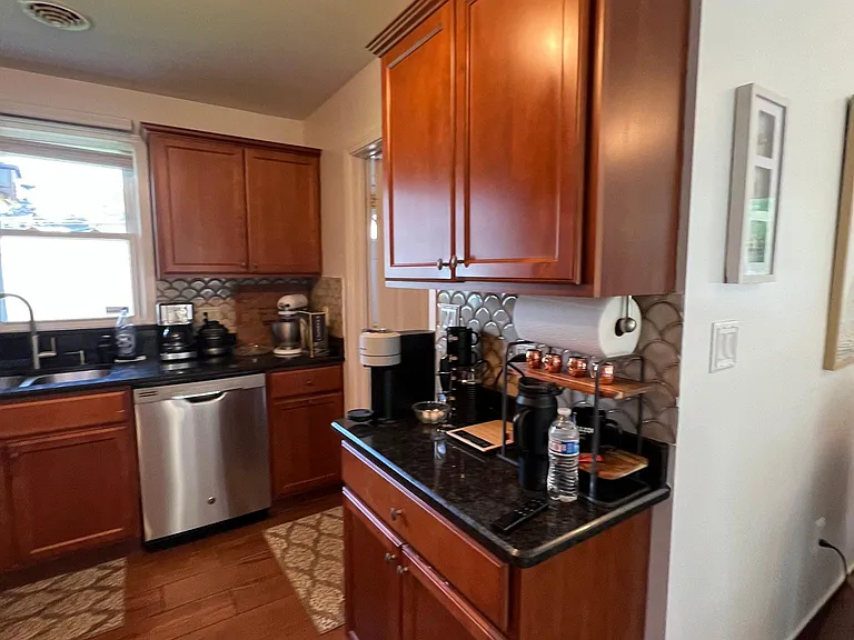 4832 Sidney St — Photo 14