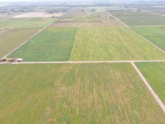 2nd image of 21610 N Devries Rd